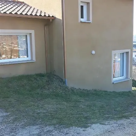 Apartment Mitoyen A Notre Maison Avec Espace Vert Brives-Charensac